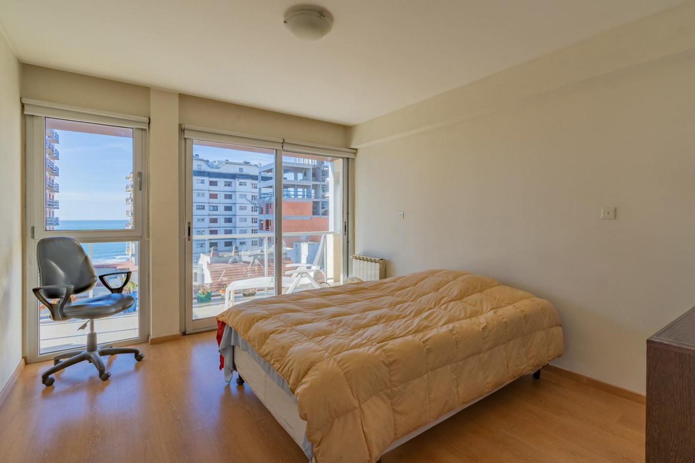 Departamento 4 Ambientes con pequeña Vista al Mar - Playa Grande, Mar del Plata