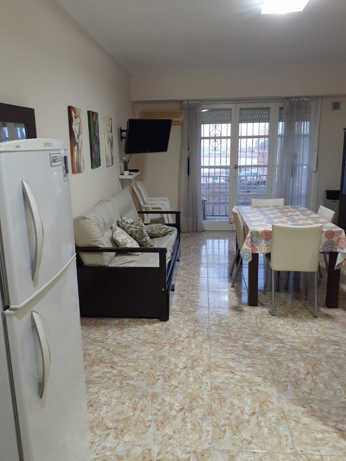departamento 2 ambientes con balcon a la calle