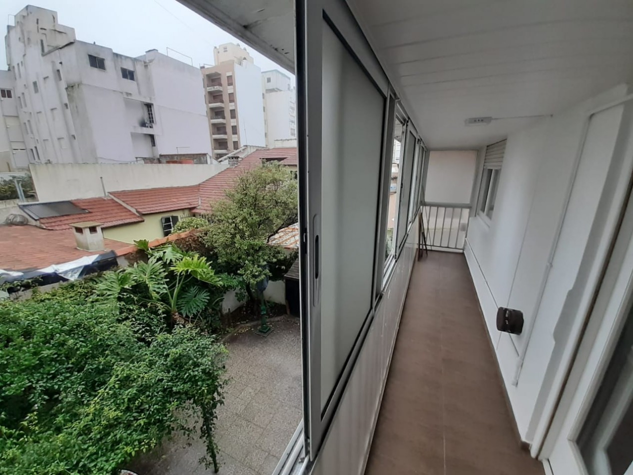 ph 3 amb primer piso contrafrente reciclado a nuevo con gran balcon