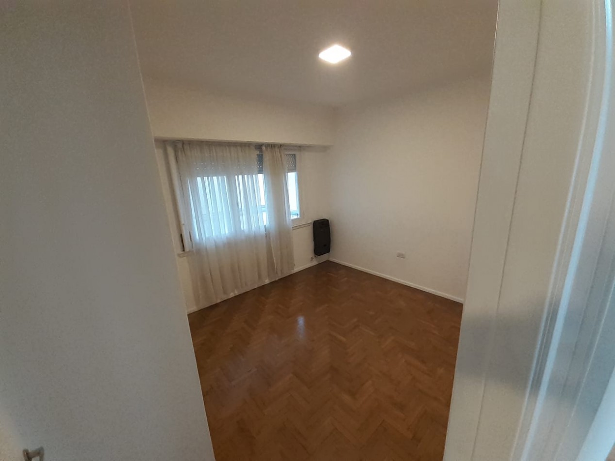 ph 3 amb primer piso contrafrente reciclado a nuevo con gran balcon