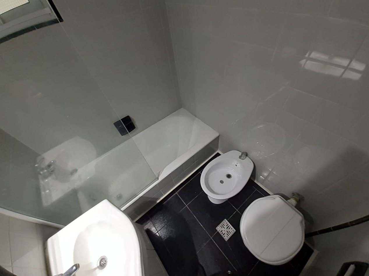 ph 3 amb primer piso contrafrente reciclado a nuevo con gran balcon