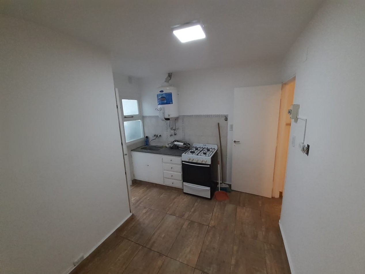 ph 3 amb primer piso contrafrente reciclado a nuevo con gran balcon
