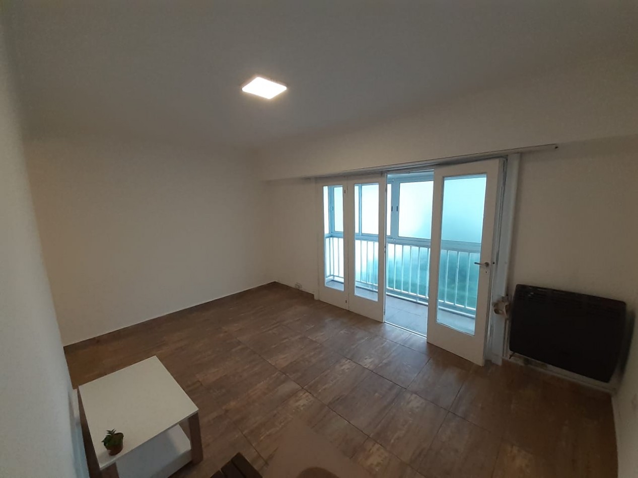 ph 3 amb primer piso contrafrente reciclado a nuevo con gran balcon