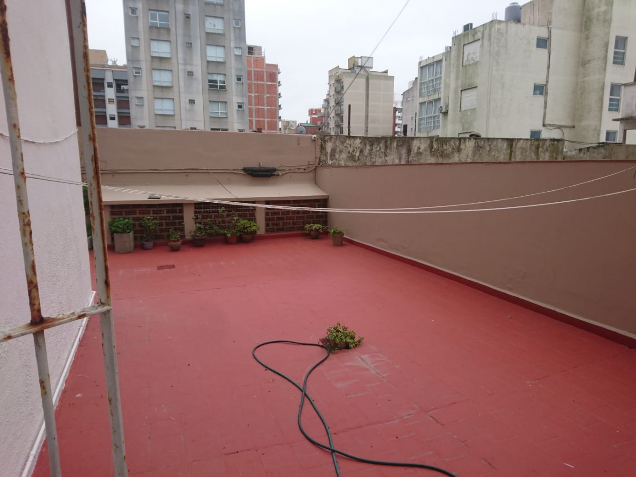 Departamento 2 ambientes contrafrente con patio