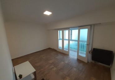 ph 3 amb primer piso contrafrente reciclado a nuevo con gran balcon